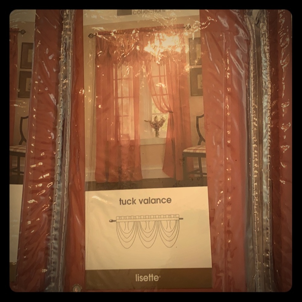 Tuck valances in Yuma Rose